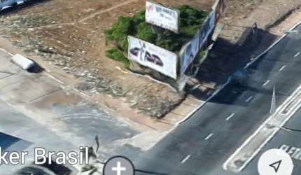 Vende excelente terreno para fins comerciais com 3 frente