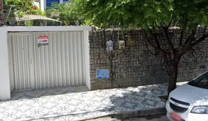 Vende excelente casa para fins comerciais