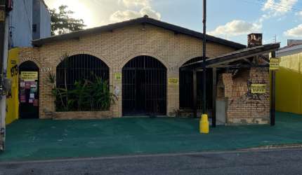 Vende  imóvel  com restaurante montado porteira fechada