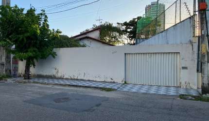Vende casa no bairro de Fátima