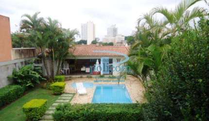 Bela casa com piscina