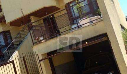 Casa com 3 dormitórios à Venda, 247 m² por R$ 620.000