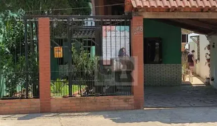 Excelente Casa de 4 Dorm. c/ 3 vagas, Bairro Maria regina/Alvorada - RS. (ACEITA FINANCIAMENTO).