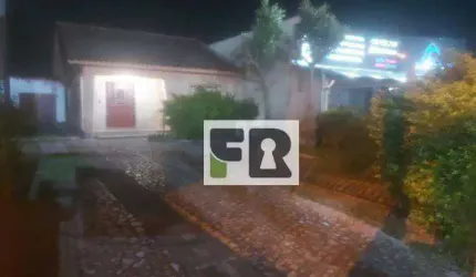 Excelente casa de 2 dormitórios com 5 vagas de garagem, bairro Americana, 550m²- Alvorada-Rs.