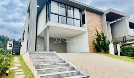 Espetacular Casa | Condomínio Alphaville | 4 Suítes 4 Vagas 405m2 | Com Piscina