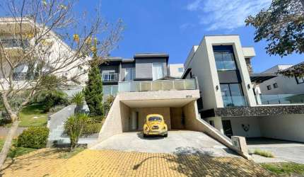 Casa em condomínio para venda com 4 quartos, sendo 4 suítes, 320m²