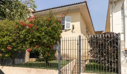 Casa tipo para venda com 3 quartos, sendo 1 suíte, 150m²