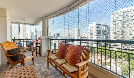 Apartamento tipo para venda com 4 quartos, sendo 3 suítes, 200m²