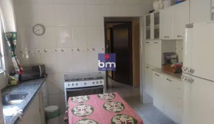 Sobrado à venda em São Paulo, Jardim Ipê, com 4 quartos, com 250 m²
