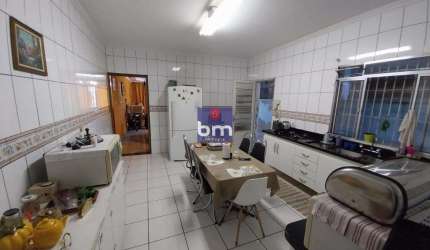 Sobrado à venda em São Paulo, Parque Regina, com 4 quartos, com 300 m²