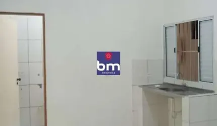 Casa para alugar em São Paulo, Capão Redondo, com 2 quartos, com 55 m², Condomínio Monteiro