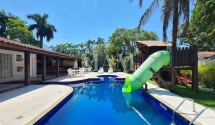 Casa térrea com 6 suítes à venda no Condomínio Porto Frade em Angra dos Reis