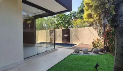 Espaçosa casa de alto padrão em condomínio exclusivo na Barra da Tijuca – condomínio Jardim Nova Barra