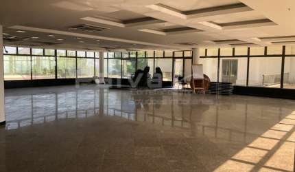 Prédio Comercial 500m² com 20 vagas para estacionamento e vista para a Baía de Guanabara