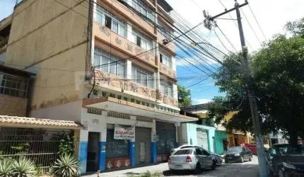 Prédio inteiro. Residencial/Comercial com 12 aptos e 01 Loja
