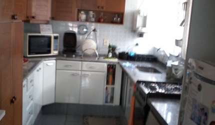 CASA COM OTIMA LOCALIZAÇÃO