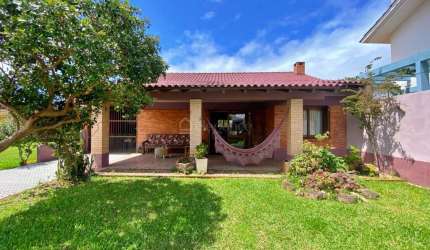 Casa com 3 quartos à venda na Rio da Várzea, 1630, Centro, Xangri-Lá por R$ 1.170.000