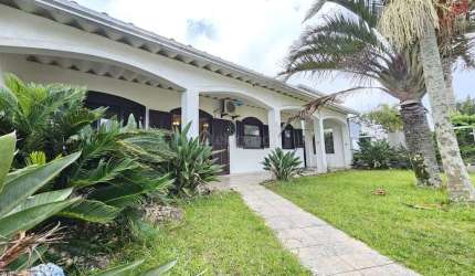 Casa com 5 quartos à venda na Turquesa, 825, Rainha do Mar, Xangri-Lá por R$ 650.000