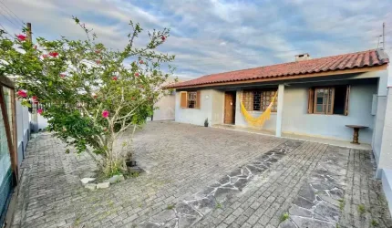 Casa com 3 quartos à venda na Rua Rio Comandaí, 348, Centro, Xangri-Lá por R$ 590.000