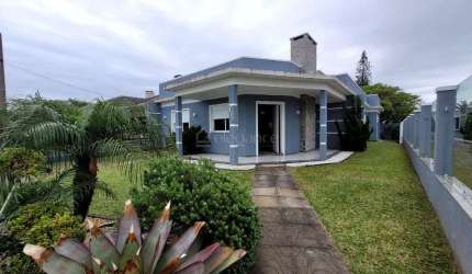 Casa com 3 quartos à venda na Topázio, 105, Rainha do Mar, Xangri-Lá por R$ 890.000