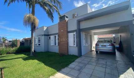 Casa com 4 quartos à venda na Rio Das Contas, 559, Centro, Xangri-Lá por R$ 790.000