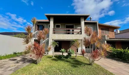 Casa com 5 quartos à venda na Marfim, 435, Rainha do Mar, Xangri-Lá por R$ 780.000