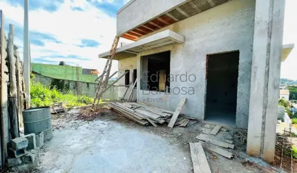 Casa à Venda em Mairiporã/SP
