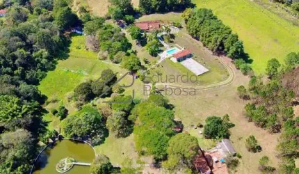 Sitio com 44 mil m² a venda, 4 báias, lago, campo, pomar, pasto, horta, ótima localização