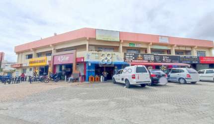 Conjunto Comercial - R Vinte e Quatro de Maio, 574 - Centro - Pinhais - PR