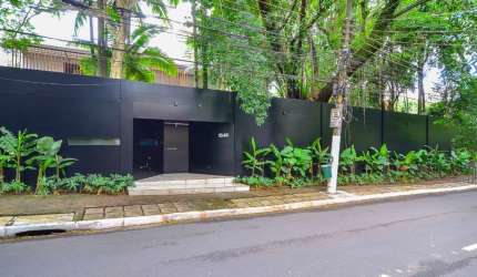 Aconchegante casa tipo para venda com 4 quartos, sendo 4 suítes, 1,117m²