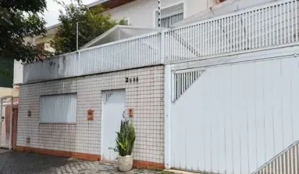 Excelente casa tipo para venda com 3 quartos, sendo 1 suíte, 200m²