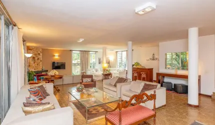 Sensacional casa tipo para venda com 4 quartos, sendo 2 suítes, 541m²
