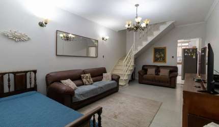 Agradável sobrado para venda com 3 quartos, 112m²