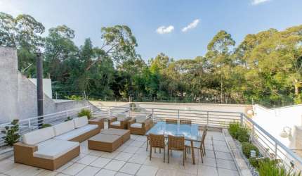 Versátil casa tipo para venda com 4 quartos, sendo 1 suíte, 440m²