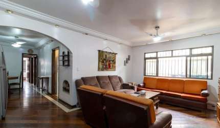 Espetacular casa tipo para venda com 3 quartos, sendo 1 suíte, 320m²