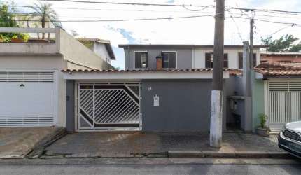 Elegante casa tipo para venda com 3 quartos, sendo 1 suíte, 159m²