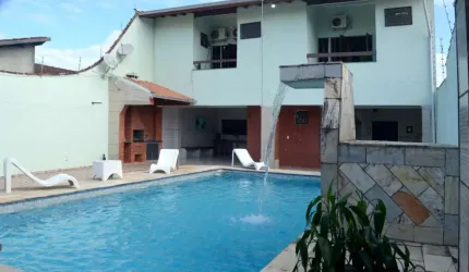 Versátil sobrado para venda com 5 quartos, sendo 5 suítes, 258m²