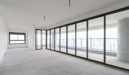 Funcional apartamento tipo para venda com 3 quartos, sendo 3 suítes, 211m²