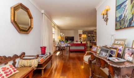 Agradável apartamento tipo para venda com 2 quartos, sendo 1 suíte, 183m²
