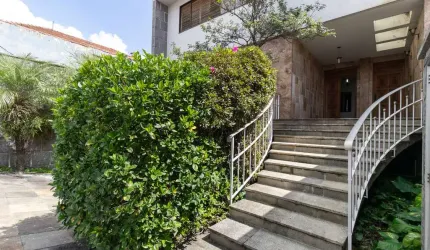 Espetacular casa tipo para venda com 3 quartos, sendo 3 suítes, 382m²