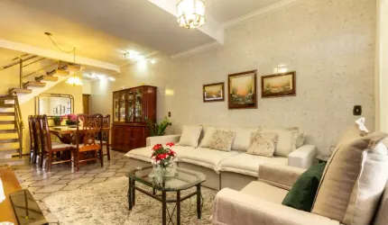 Elegante sobrado para venda com 3 quartos, sendo 1 suíte, 160m²