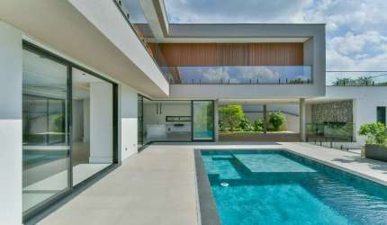 Casa no condomínio Genesis Il para venda com 4 quartos, sendo 4 suítes, 546m²