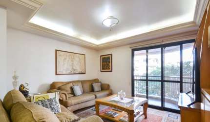 Confortável apartamento tipo para venda com 3 quartos, sendo 1 suíte, 108m²