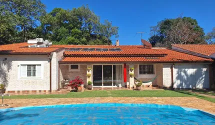 Deslumbrante casa tipo para venda com 3 quartos, sendo 2 suítes, 237m²