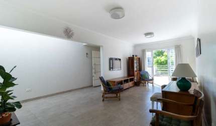 Versátil sobrado para venda com 3 quartos, sendo 3 suítes, 210m²