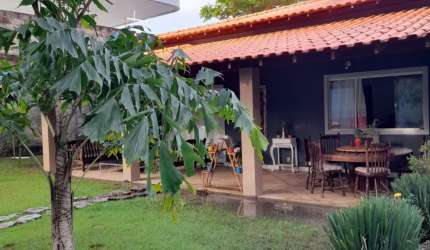 Alugo Casa 4/4 com 03 suítes - Alameda