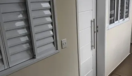 Casa/ Sobrado para alugar com 2 Cômodos com 1 Quartos, 1 Cozinha, 1 Banheiro e 1 Lavanderia (SEM GARAGEM) (IMOVEL INDIVIDUAL) ( PREFERENCIALMENTE CASAL OU MOÇAS SEM FILHOS )