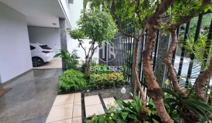 Casa Dupléx à venda,com 6 quartos sendo 2 suites - Bairro de Loudes, Vitória, ES
