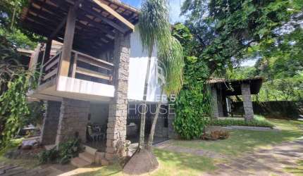 Casa à venda, Fradinhos 04 suítes terreno medindo 1860 metros, Vitória, ES