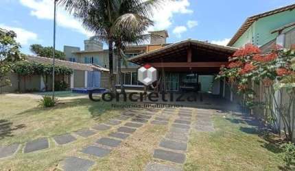 Imperdível oportunidade de adquirir uma casa com 4 quartos, 1 suíte, 2 salas, 2 banheiros, 2 vagas de garagem e 263,00m² em Nova Guarapari.
